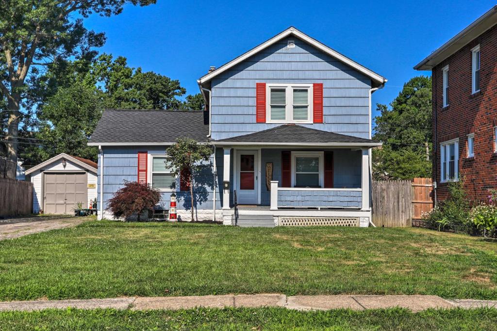 Lorain House | Lorain Lake Cottage < 1 Mi to Lake Erie Fun!
