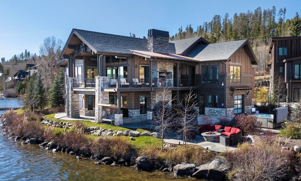 Grand Lake House | LP Lakefront House - *Private Dock* - 7000+ Square Ft of Space, Stunning Views, Impeccable Quality