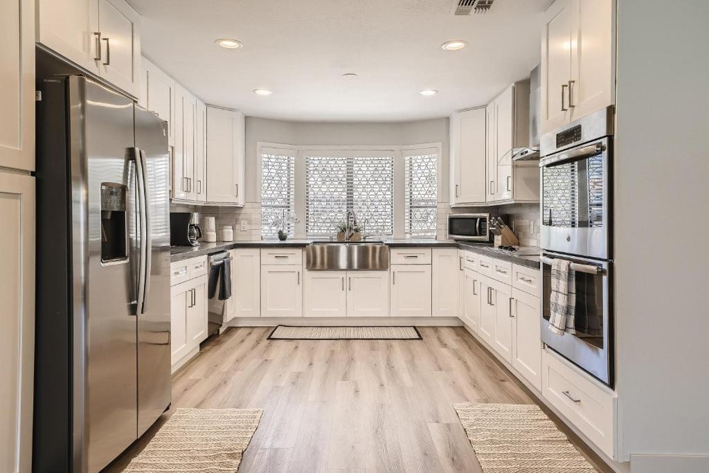Spring Valley House | Lux life! Central location for business or play!