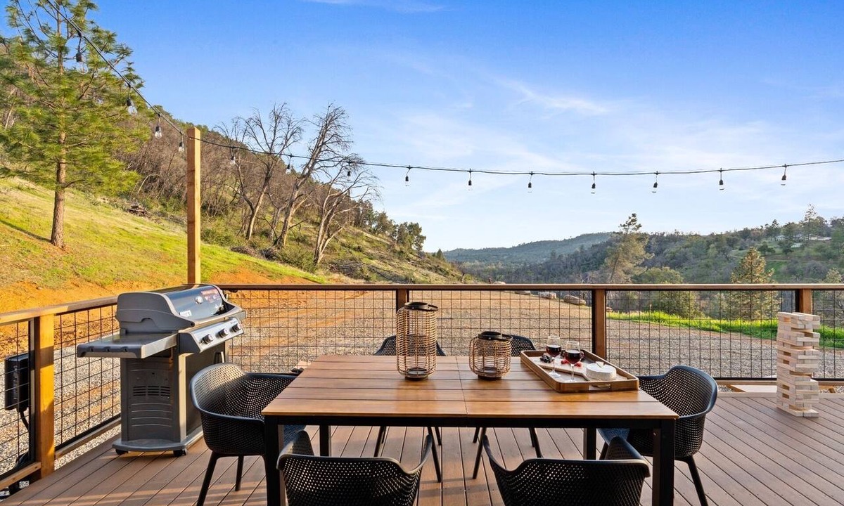 Mariposa Cabin | Luxe New A-Frame Cabin Hot Tub + Views