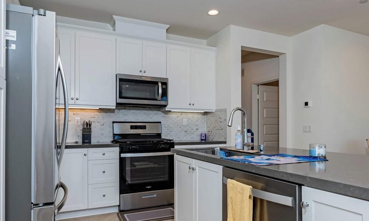 Ontario Apartment | Luxurious Cozy Ontario Home Ideal Family Retreat