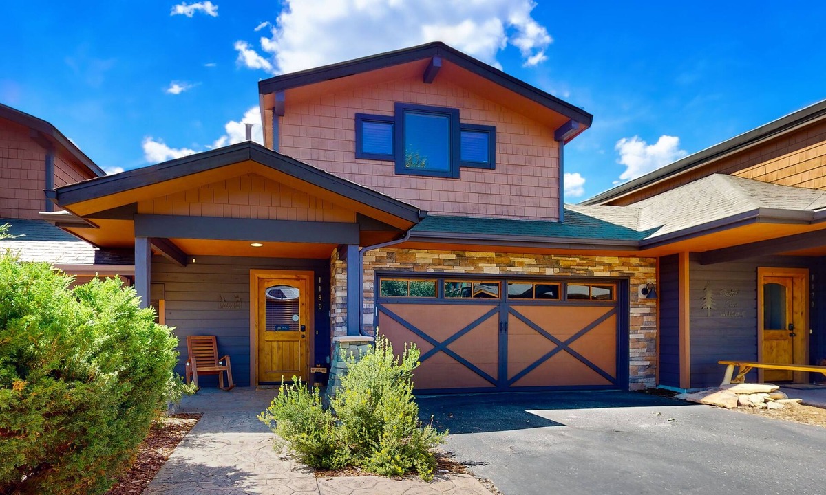 Estes Park House | Luxurious dog-friendly townhome near Lake Estes with fantastic views