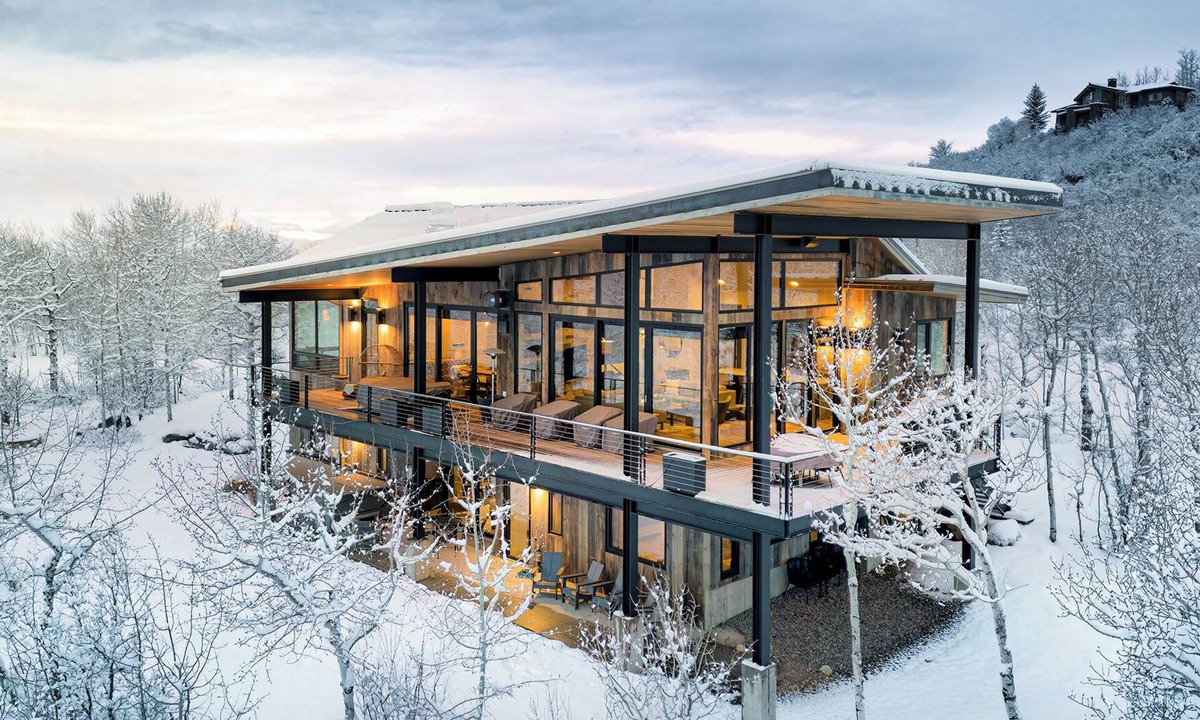 Steamboat Springs House | Luxurious + Hot Tub + Private + Views - Chalet Cascada
