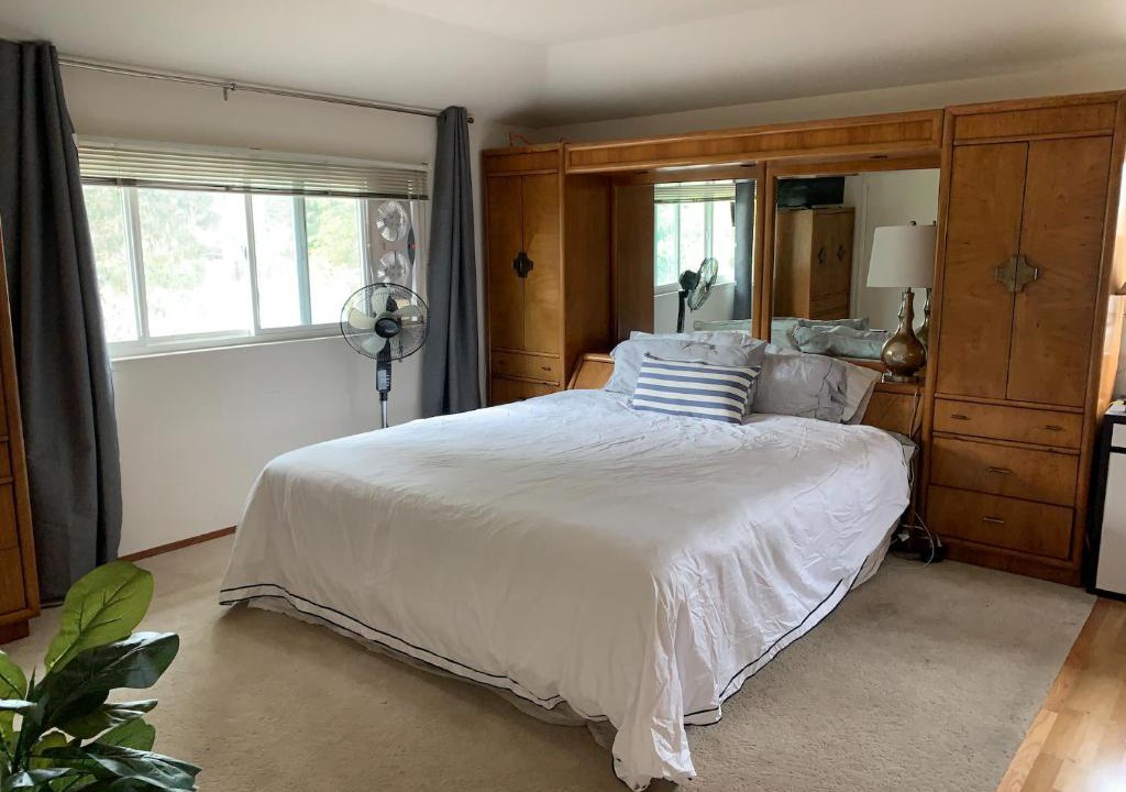 Saratoga House | Luxurious Master Suite with Private Bath in Saratoga