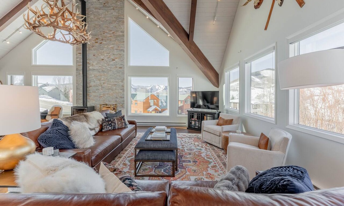 Mount Crested Butte House | Luxurious Mt CB Home | 5 Bedroom | Home Gym | Hot Tub | Gas Grill | Mtn Views