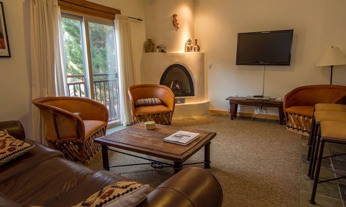 Taos Ski Valley Condo | Luxurious Ski Condo 2 min From Lifts, Full Kitchen and More