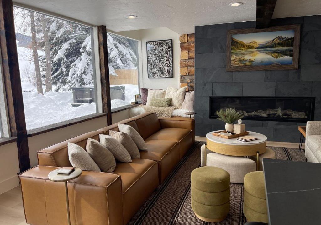 Crested Butte South House | Luxury 4BR Riverfront Home with Hot Tub Near Ski