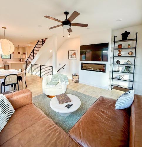 Fraser House | Luxury Chalet 851 I Great Views I Best Price I Discounted Attractions
