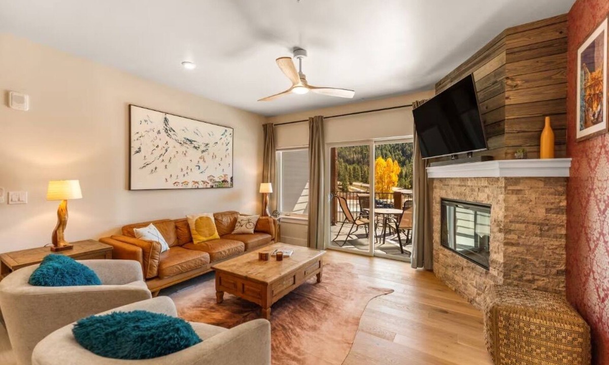 Lakeside Village Condo | Luxury Condo - Full Spa - Steps to Keystone free shuttle!