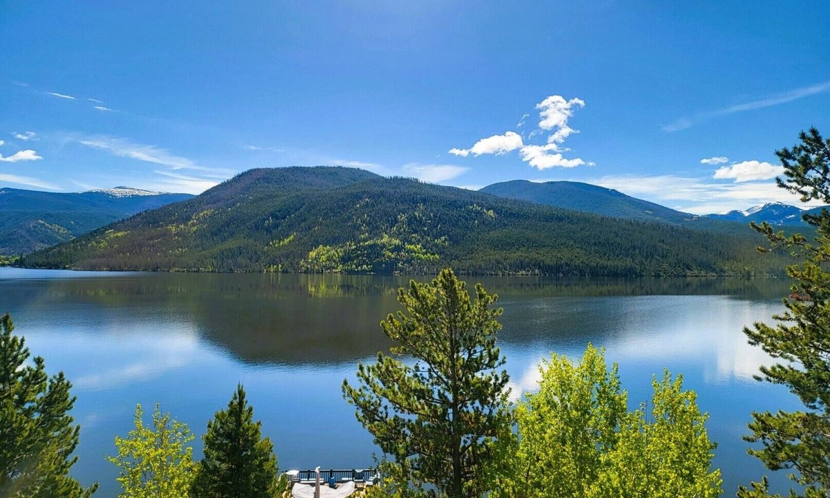 Grand Lake Ski Chalet | Luxury Lakefront Chalet Breathtaking Views Sleeps 16 Hot Tub