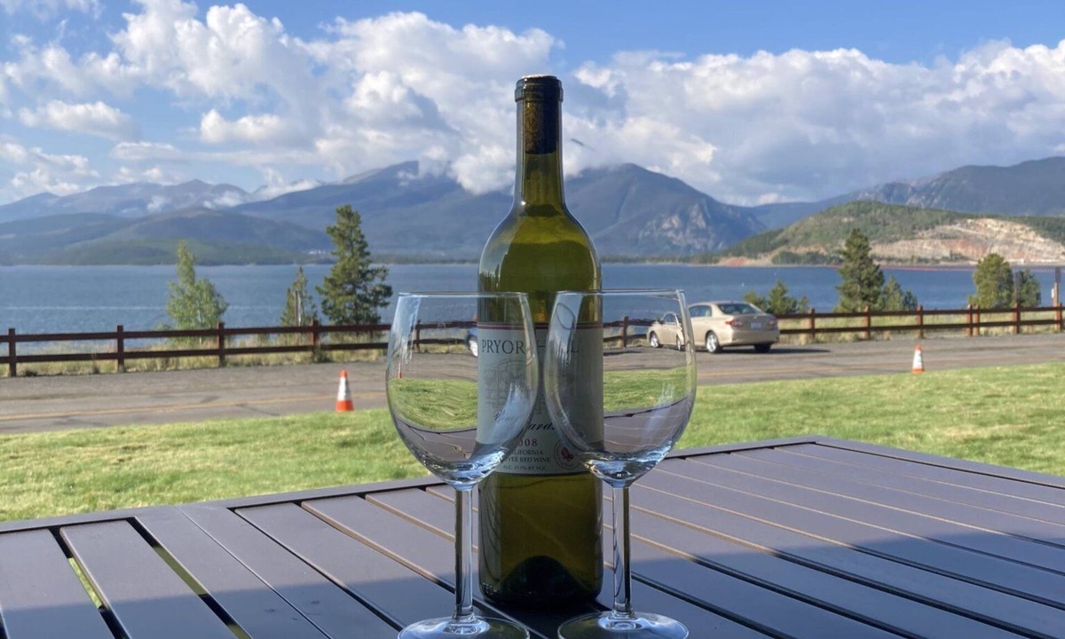 Dillon Condo | Luxury Lakeside Getaway, Central To Ski Resorts, Free Wi-Fi