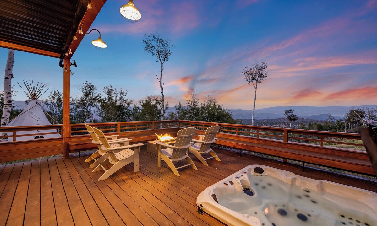 Glenwood Springs House | Luxury Modern Retreat: 40 Acres and Mountain Views