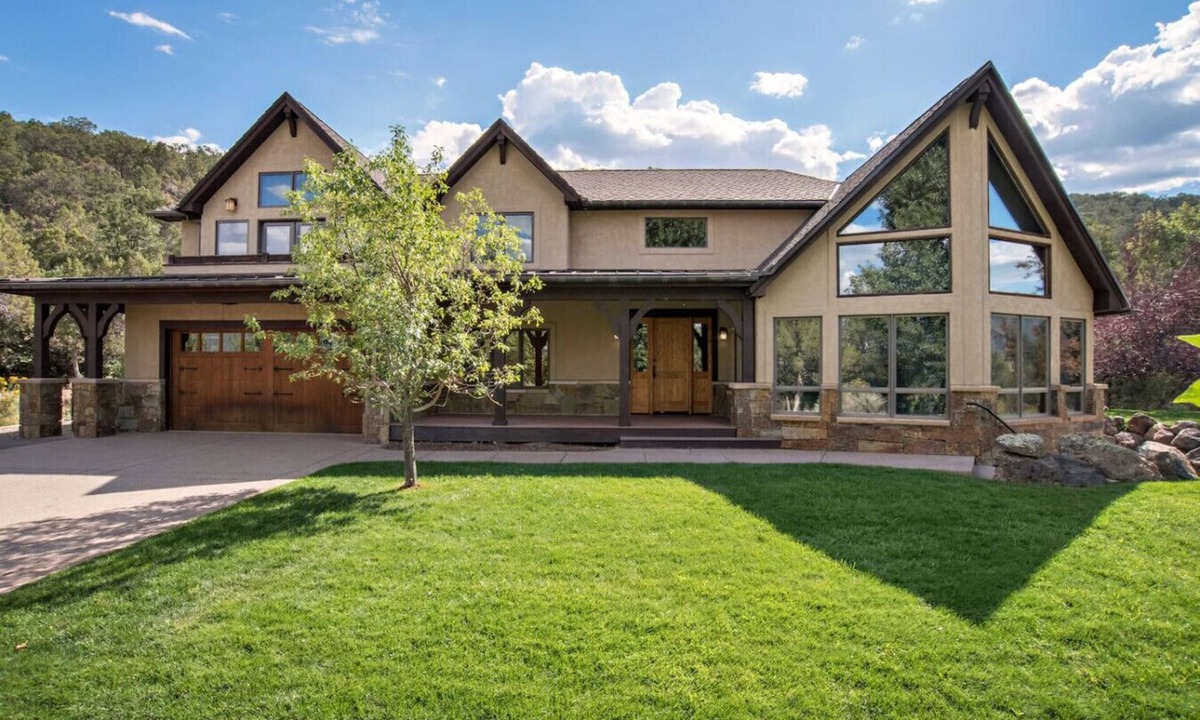 Carbondale House | Luxury MTN Home w/Hot Tub, Views & Near Skiing!