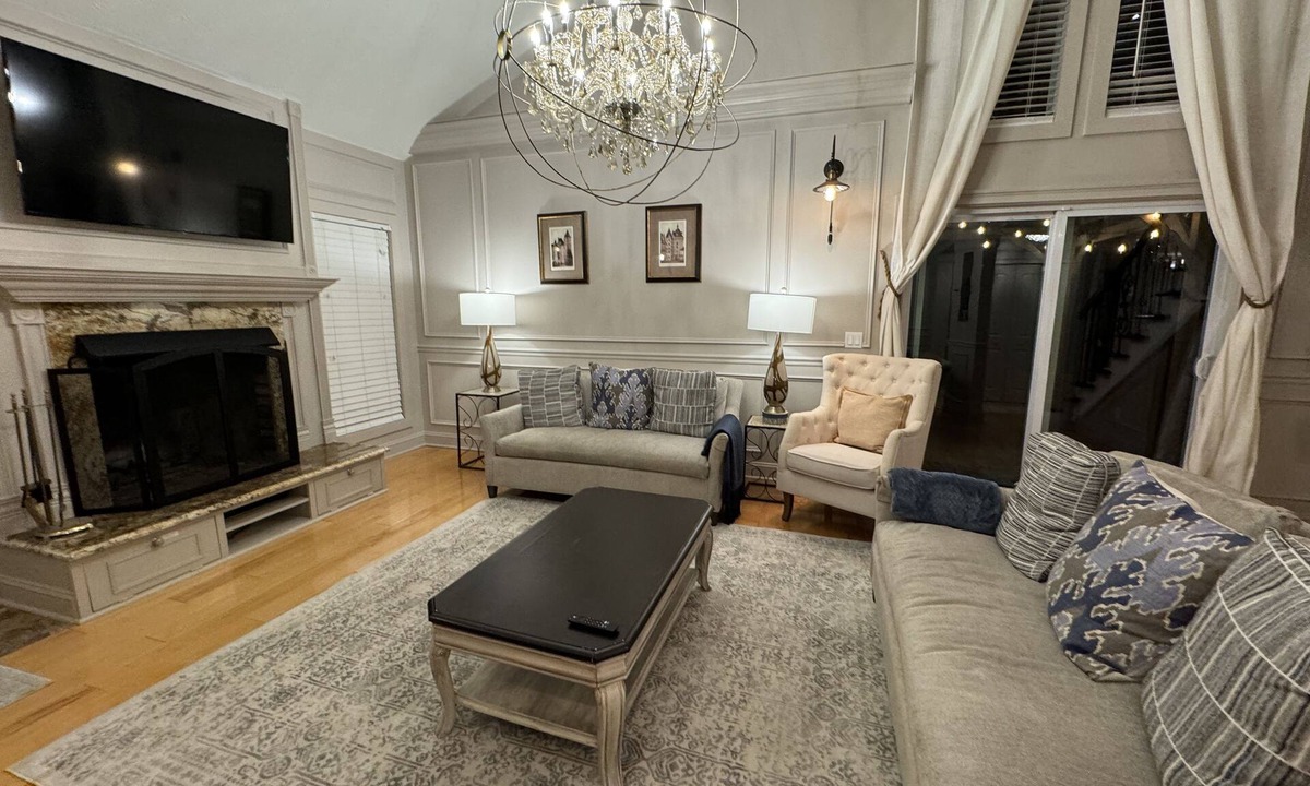Strongsville House | Luxury One-Month Stay – Fully Furnished Home with Premium Amenities