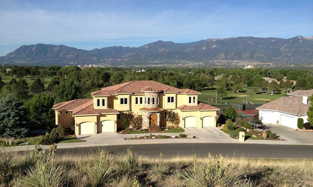 East Colorado Springs House | Luxury property, ‘26 Grad week special!