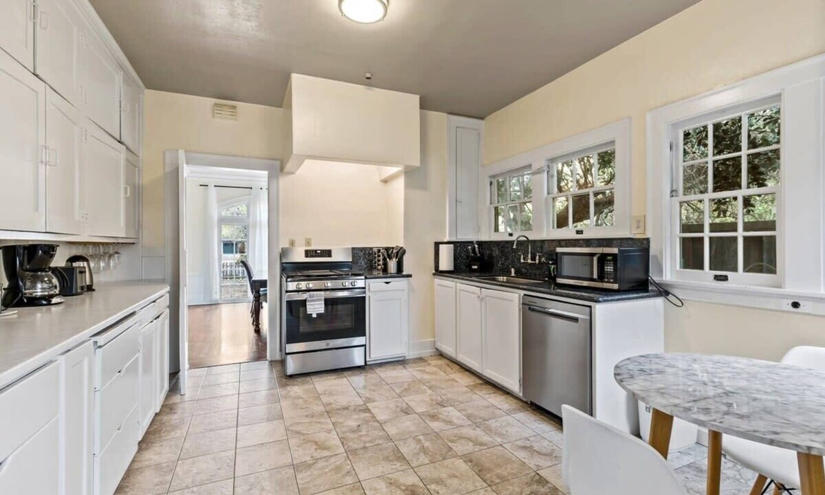 Crescent Park House | @ Marbella Lane - Charming Historic 5BR