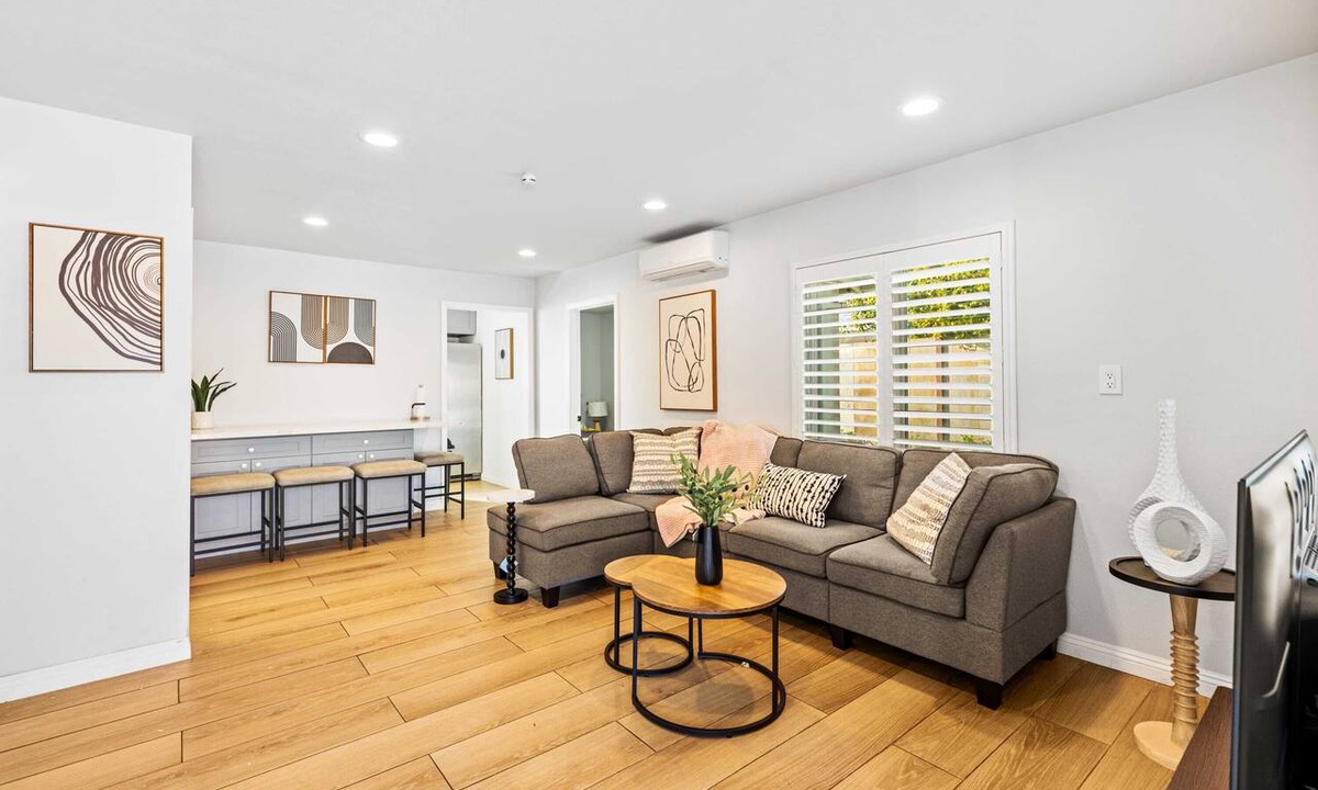 Ontario Cottage | Marbella Lane - Serene Haven Retreat 3BR
