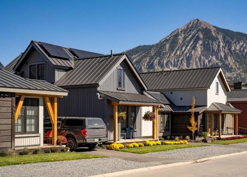 Crested Butte House | Mariposa-Valerian-Paintbrush Bundle at Academy Place