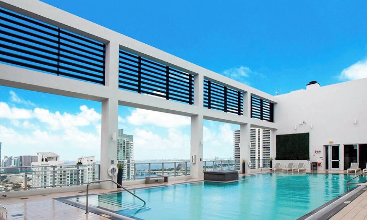 Downtown Miami Apartment | Miami Highrise with Rooftop Pool and Gym