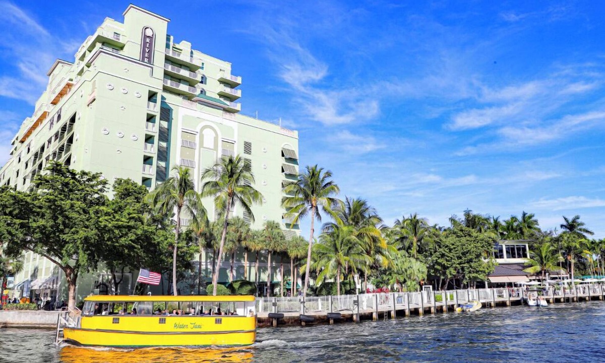 Beverly Heights Hotel | Micro Queen | Riverside Hotel | Las Olas Blvd, New River, Walkable Hub