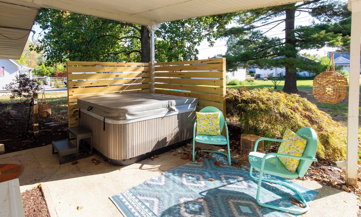 Vermilion House | Mid-Century Modern Themed Surf House