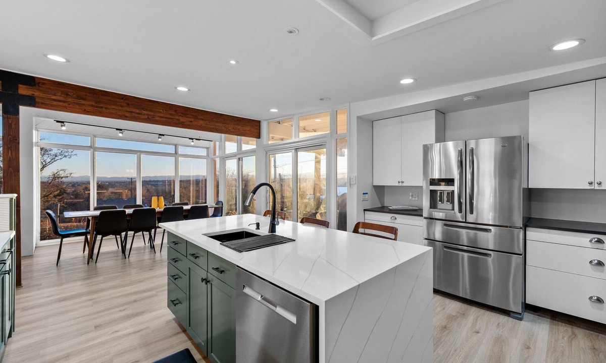 Northglenn House | Mid-Century Modern - Views/Pool Table/Ping Pong/Firepit
