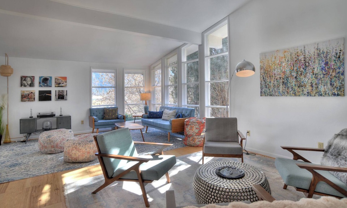 Durango House | Mid Century Mountain Home on 3 acres - 10 Minutes to DGO - AC-Hot Tub-Views