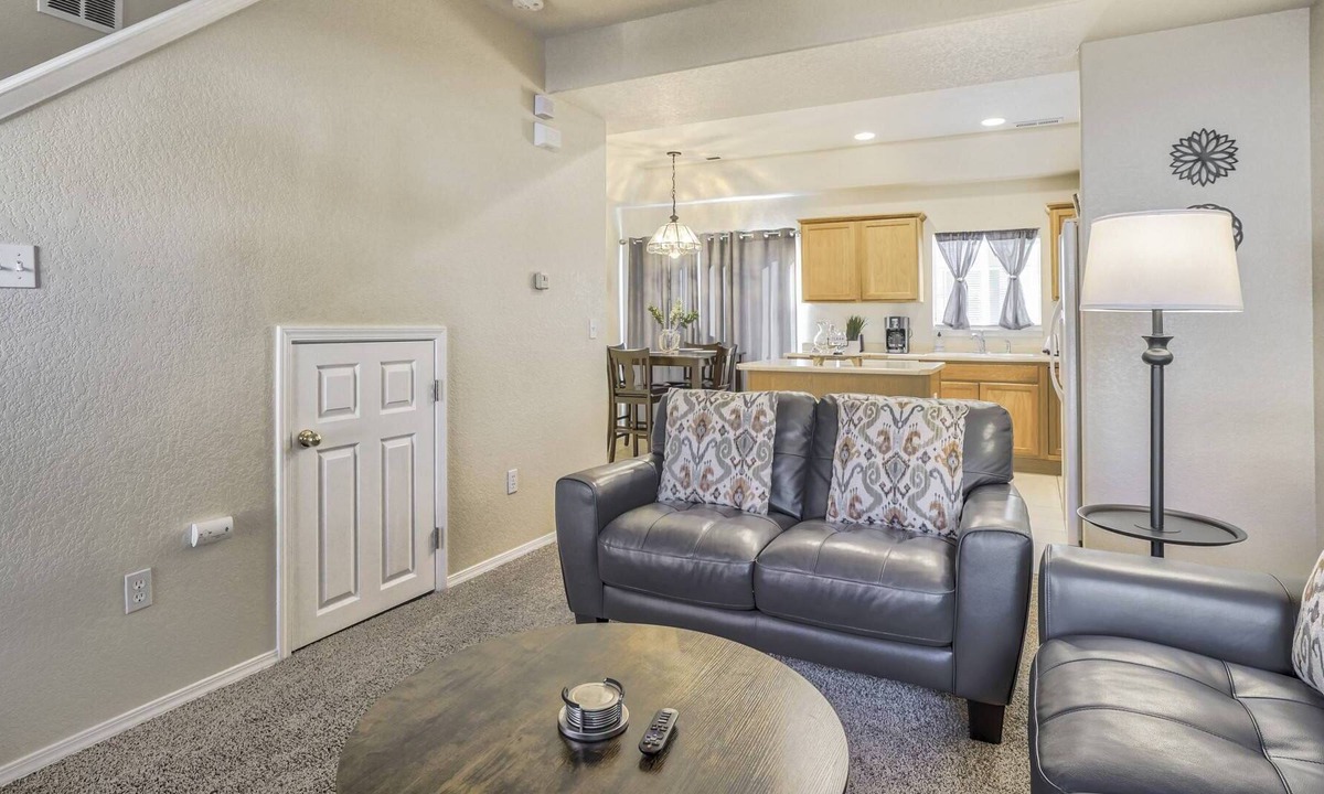 Cheyenne Meadows House | Midterm Rental Townhome, Garage Parking, Fort Carson, Beautiful Cheyenne Mountain Location