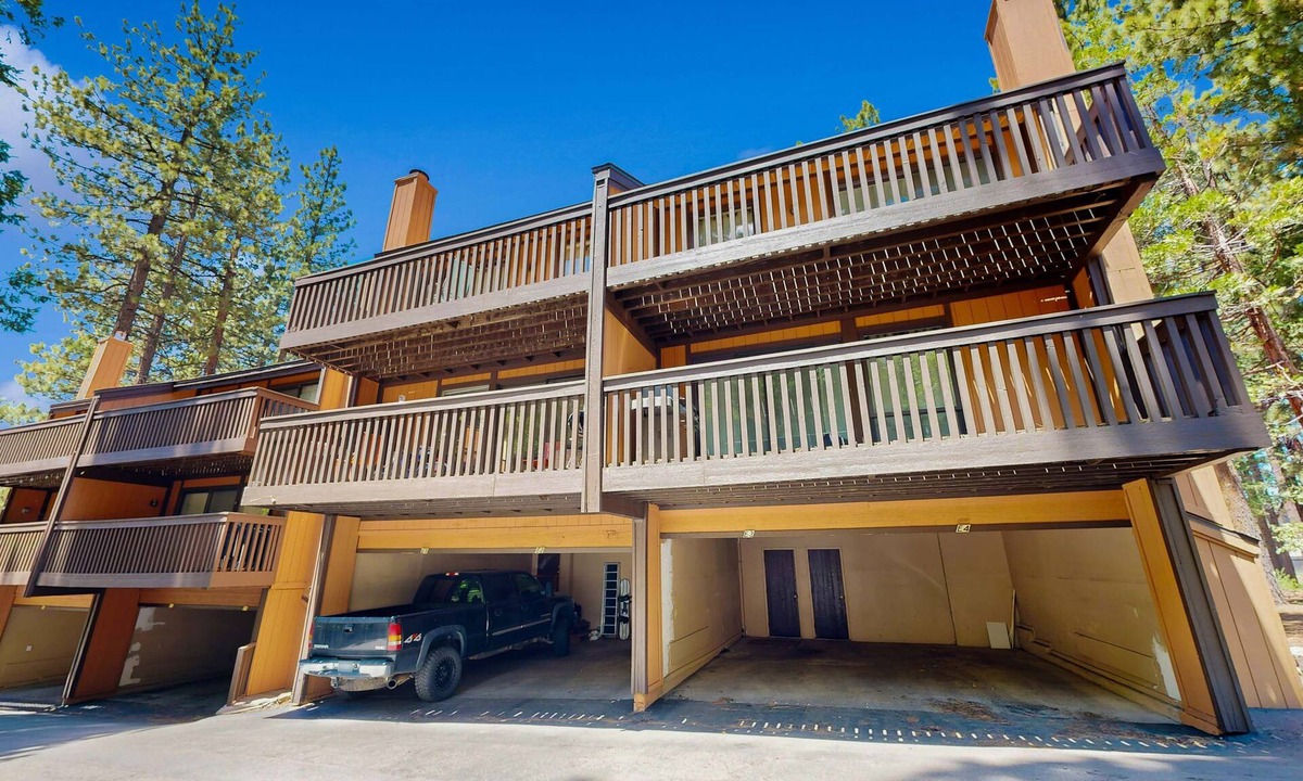 South Lake Tahoe Condo | Midtown Condo with Deck & Clubhouse with Pool - 2-Minute Drive to Skiing