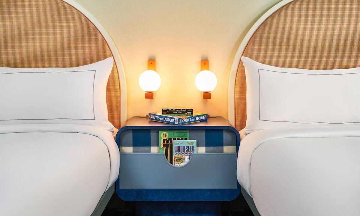 Downtown Denver Hotel | Mile High Downtown Stay | Retro Rooms Near Major Venues | Mall & Dining Nearby