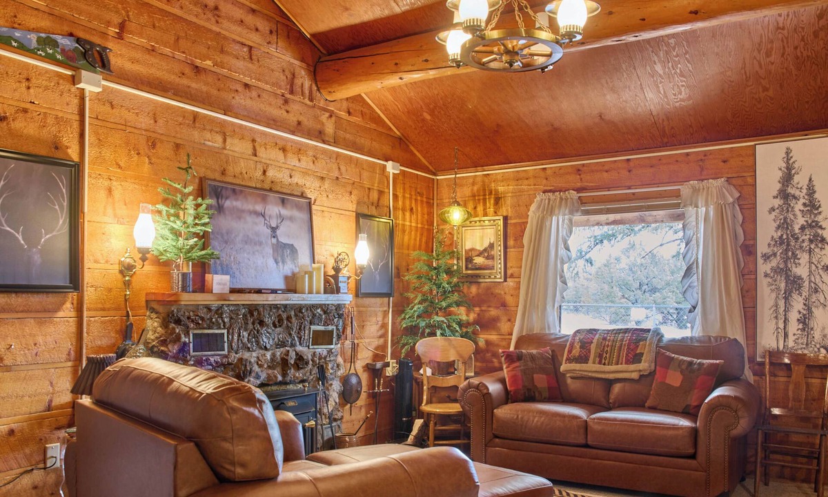 Alpine Village Cabin | Milner Pass Cabin Retreat