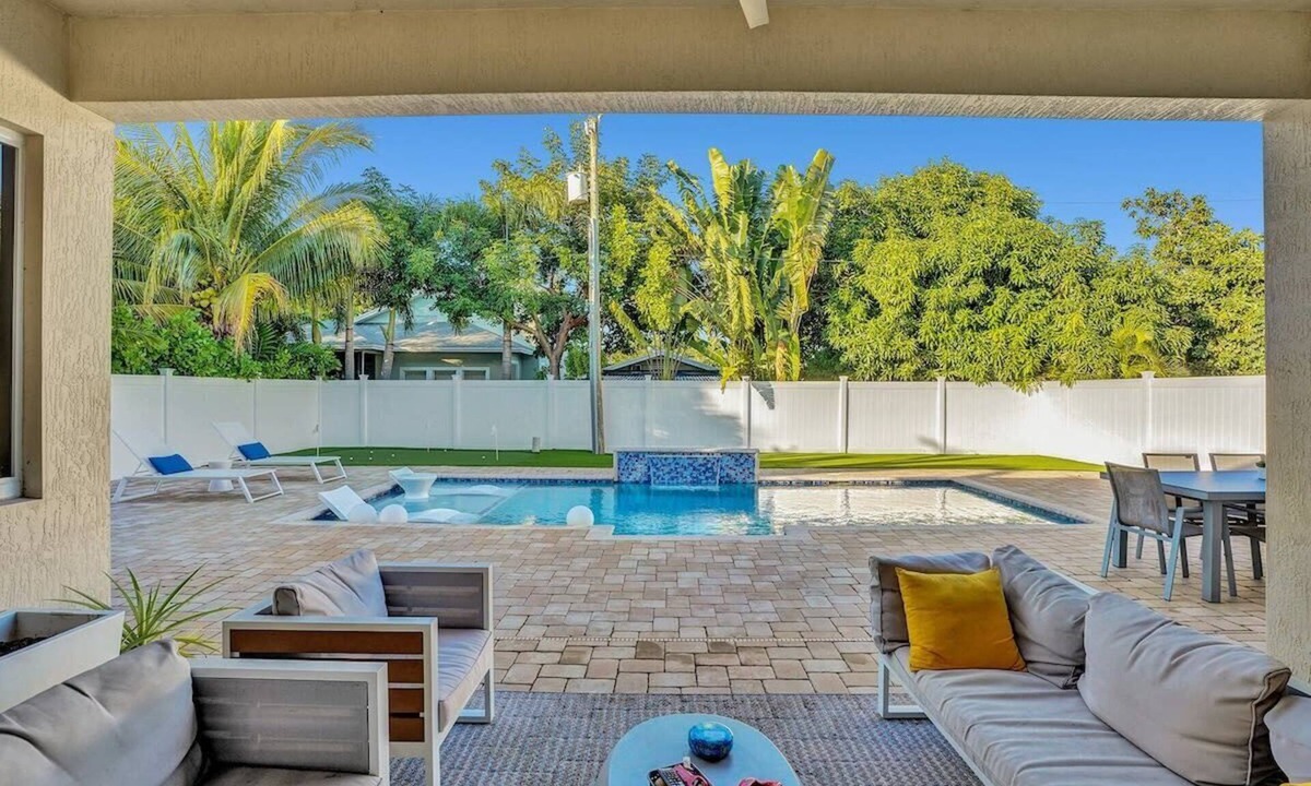 Pompano Beach Villa | Mimosa Sunrise Villa 🏖️ Heated Pool | Dog Friendly 🐾 Near Beach