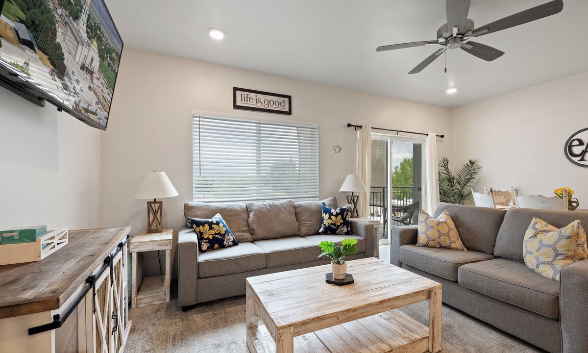 Ephraim Apartment | Miss Snow Butterfly .Walk to campus only .9 mi. Easy handycap access