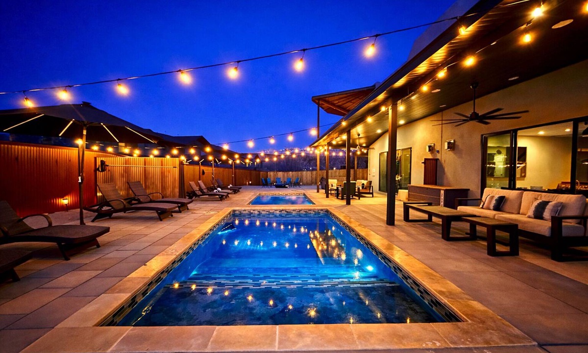 Moab South Valley House | Moab Desert Hideaway: 6-Bedroom Luxury Estate with Year-Round Pool & 2 Hot Tubs