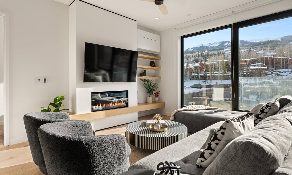 Snowmass Village Condo | Modern 2 Bedroom Ski In&Out Condo 05