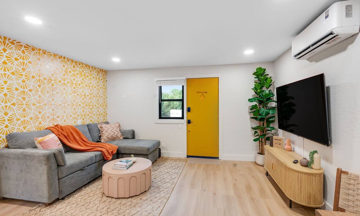 Manitou Springs Apartment | Modern 2BR in Manitou Springs, Walk Downtown