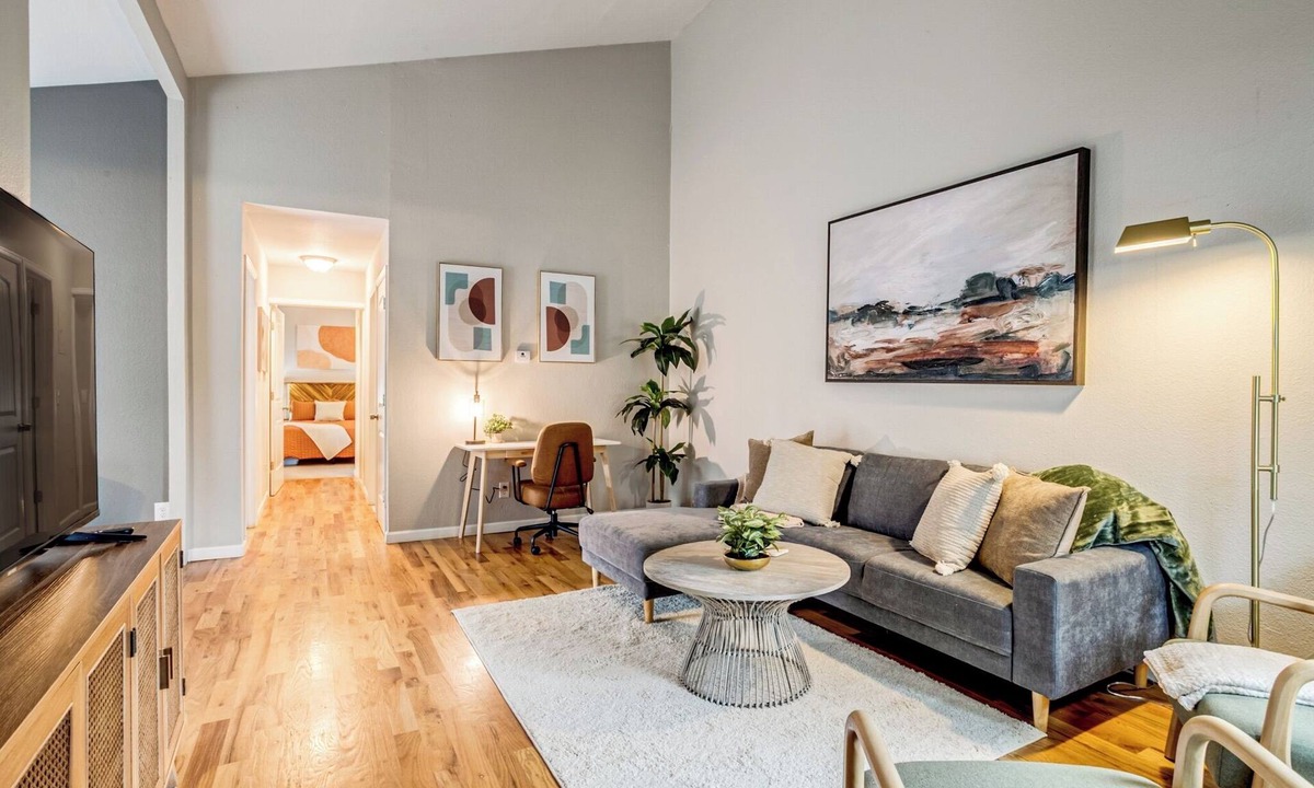 Sloan Lake House | Modern 2BR Prime Location Fiber Internet Patio