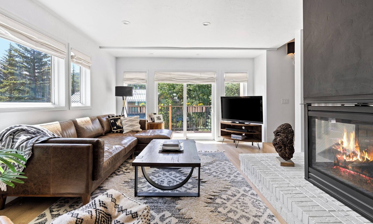 Vail House | Modern 3 Bed/3 Bath Townhome in Vail with Private Garage - Pets Welcome!