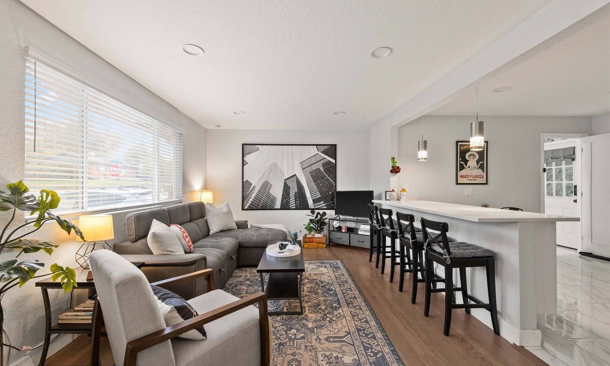 Lamar Heights Area House | Modern 4BR Retreat: Private Yard - 10 Min to DEN