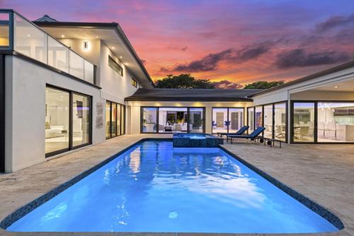 South Lake House | Modern 5-Bedroom Waterfront Villa with Private Pool, Dock, and Jacuzzi in Hollywood
