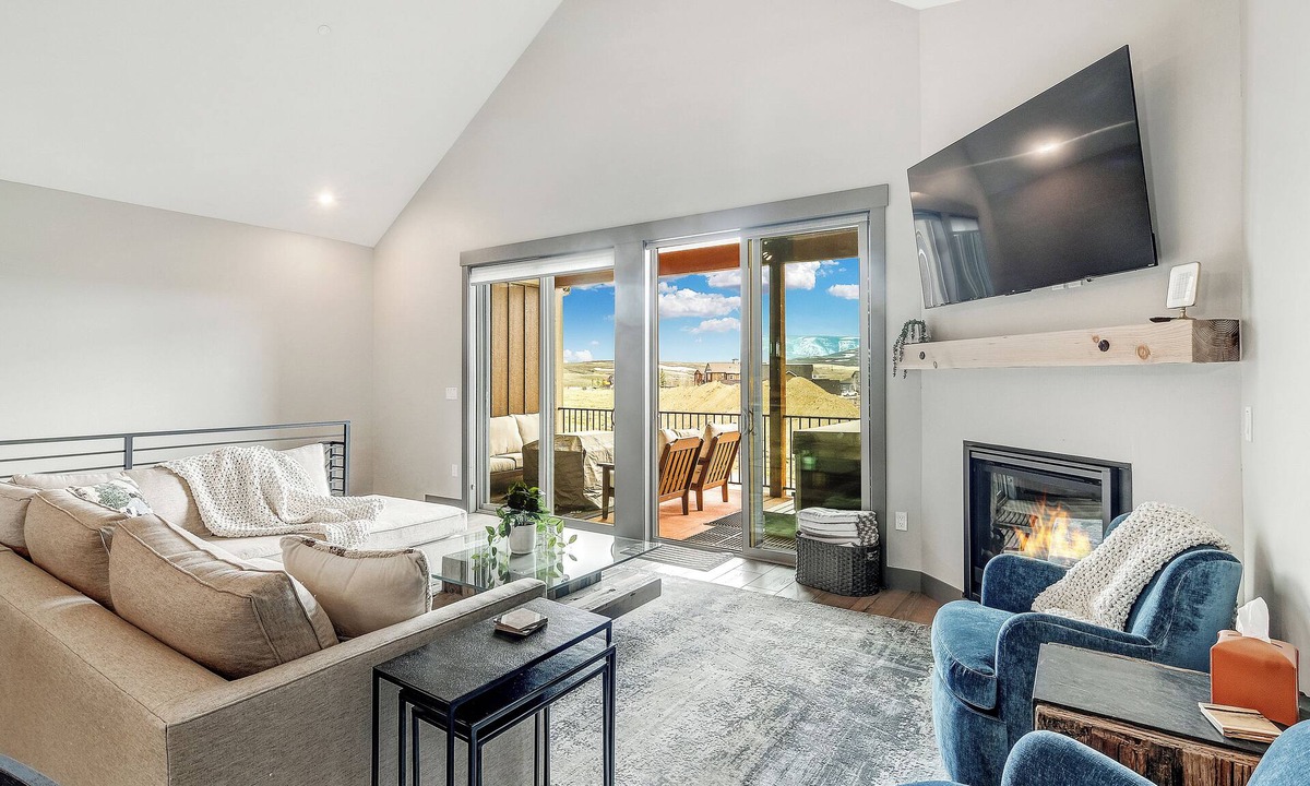 Grand Elk Ranch House | Modern and Luxurious, Spacious home w/private hot tub + mountain views