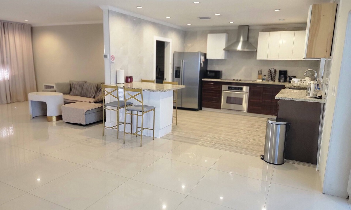 North Miami Beach House | Modern Ceramic Retreat - Newly Remodeled 2BR/2BA