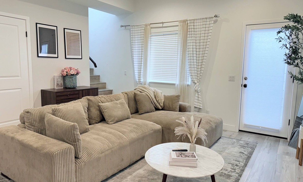 Midway City House | Modern Family Haven #2 - Minutes from Disney Magic/Knotts and Saigon