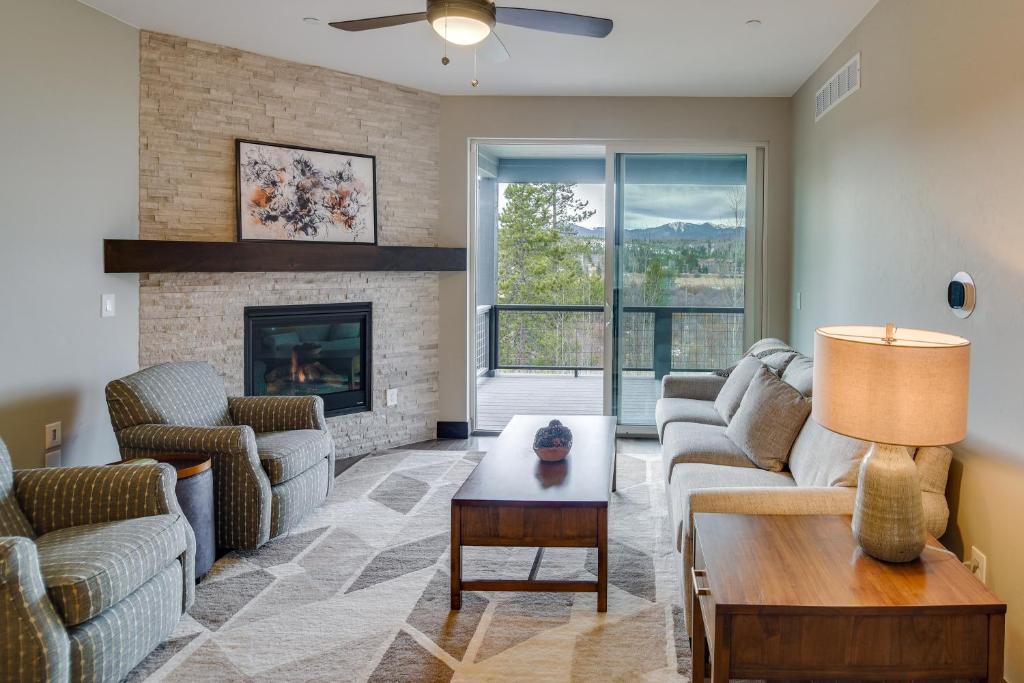 Rendezvous House | Modern Fraser Townhome with River Views Near Skiing!