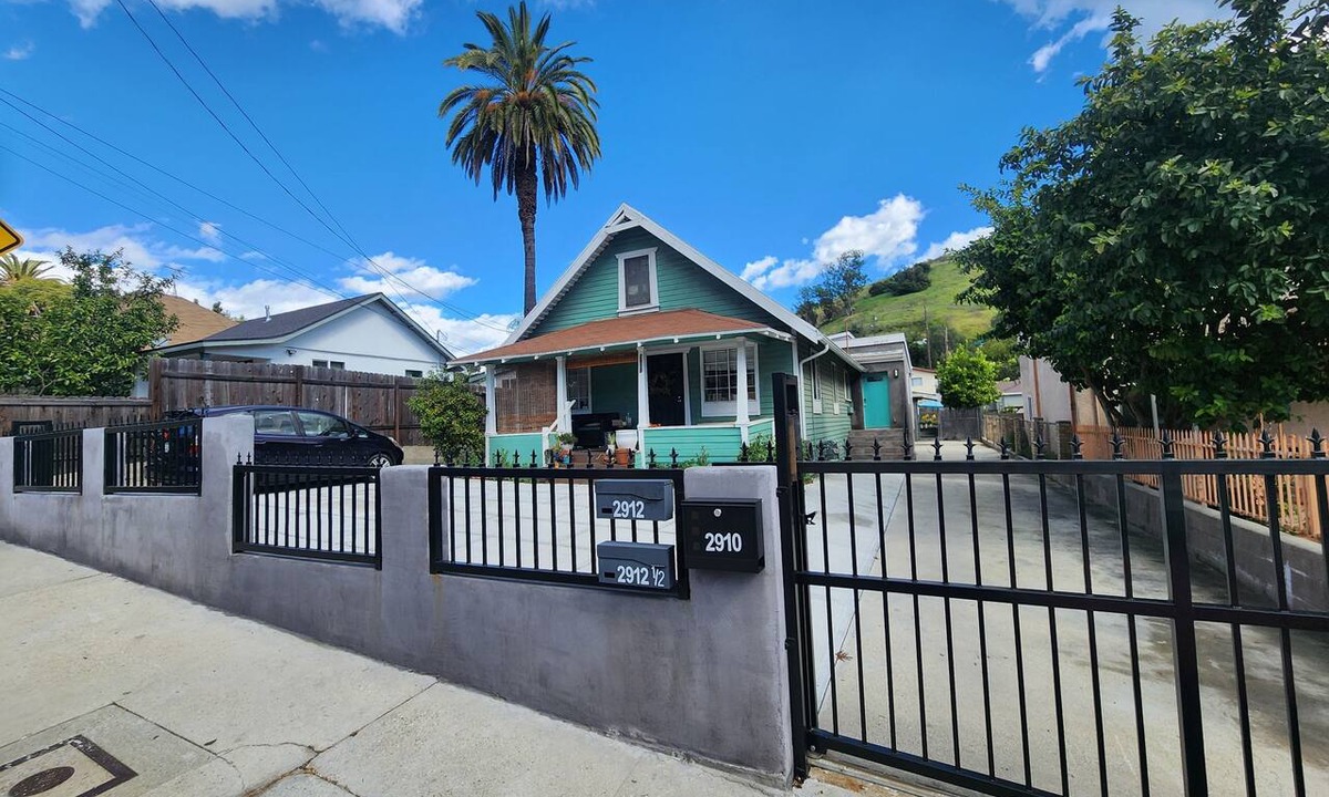Los Angeles Apartment | Modern Furnished ADU Near Metro LA – Mid‑Term Ready