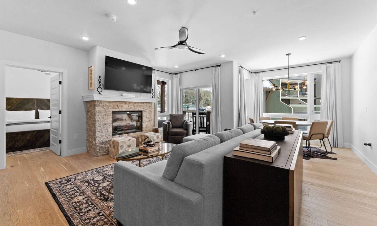 Lakeside Village Condo | Modern Keystone Condo - Pool & Fitness Center, 5 Mins to Slopes!
