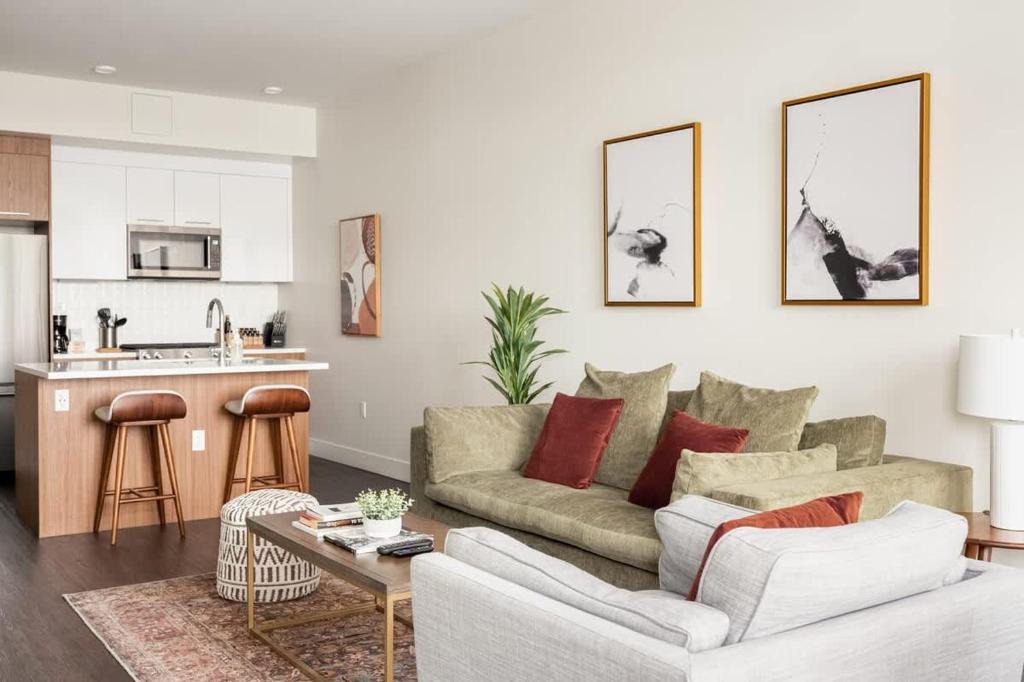 Highland House | Modern Lifestyle - City View - Pet-Friendly - Zuni
