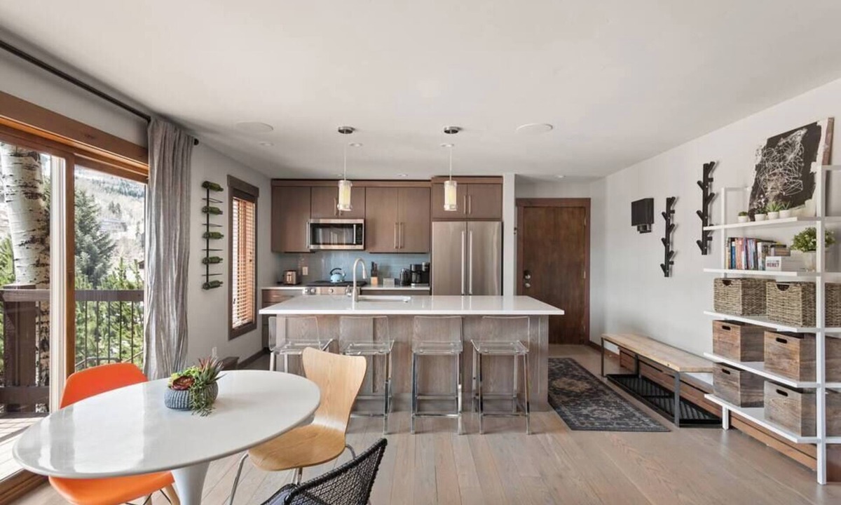 Snowmass Village Apartment | Modern Luxury - 4 Mins To Lifts - Jacuzzi - Sauna