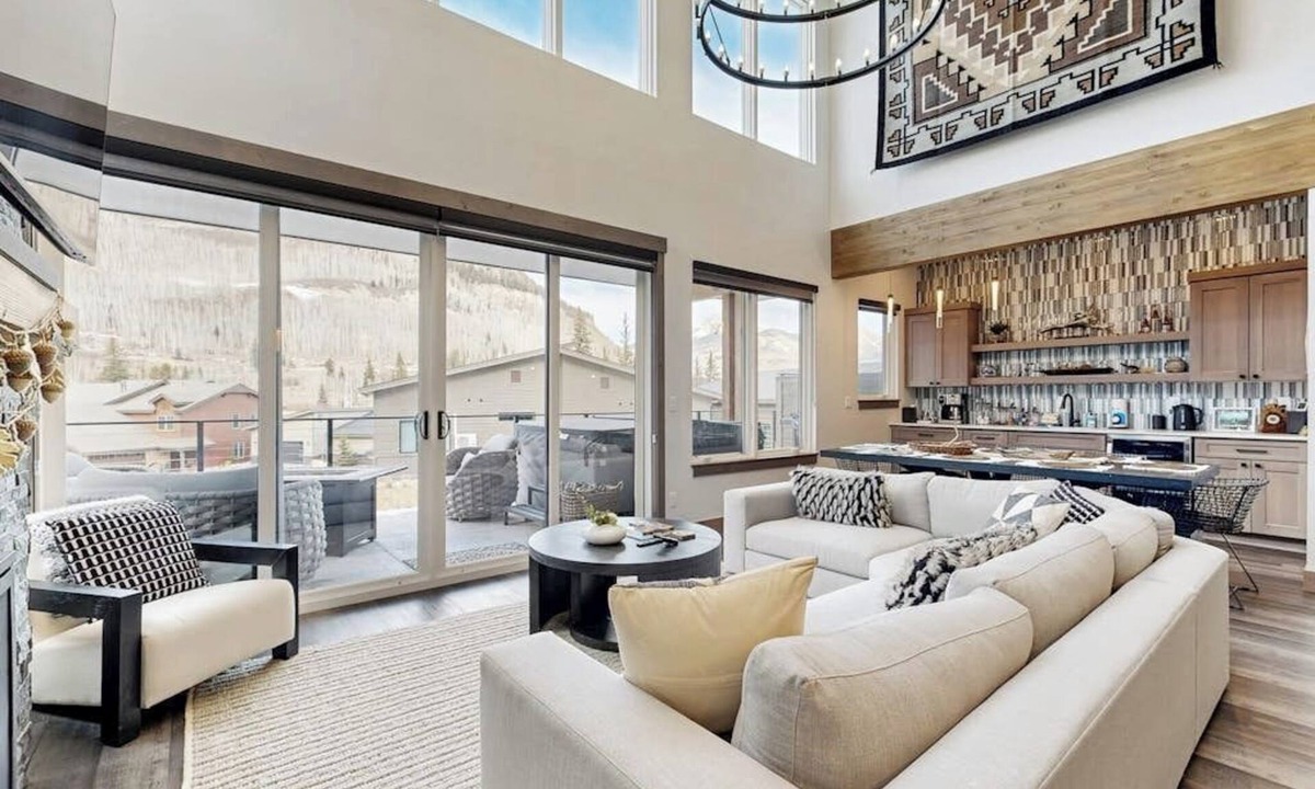 Purgatory House | Modern mountain home with W/D, hot tub, full kitchen & near ski resort