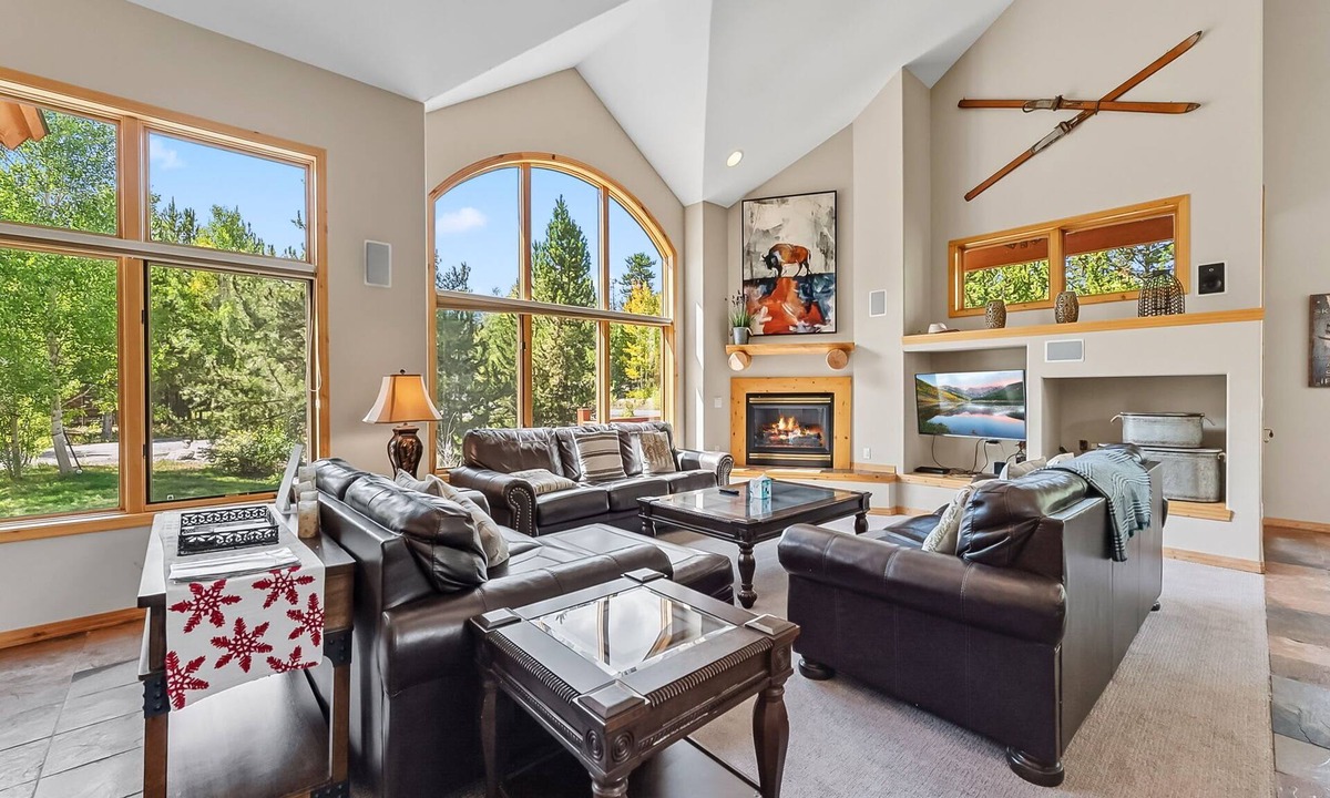 Three Peaks House | Modern Mountain Stay | Hot Tub, Fire Pit & Views